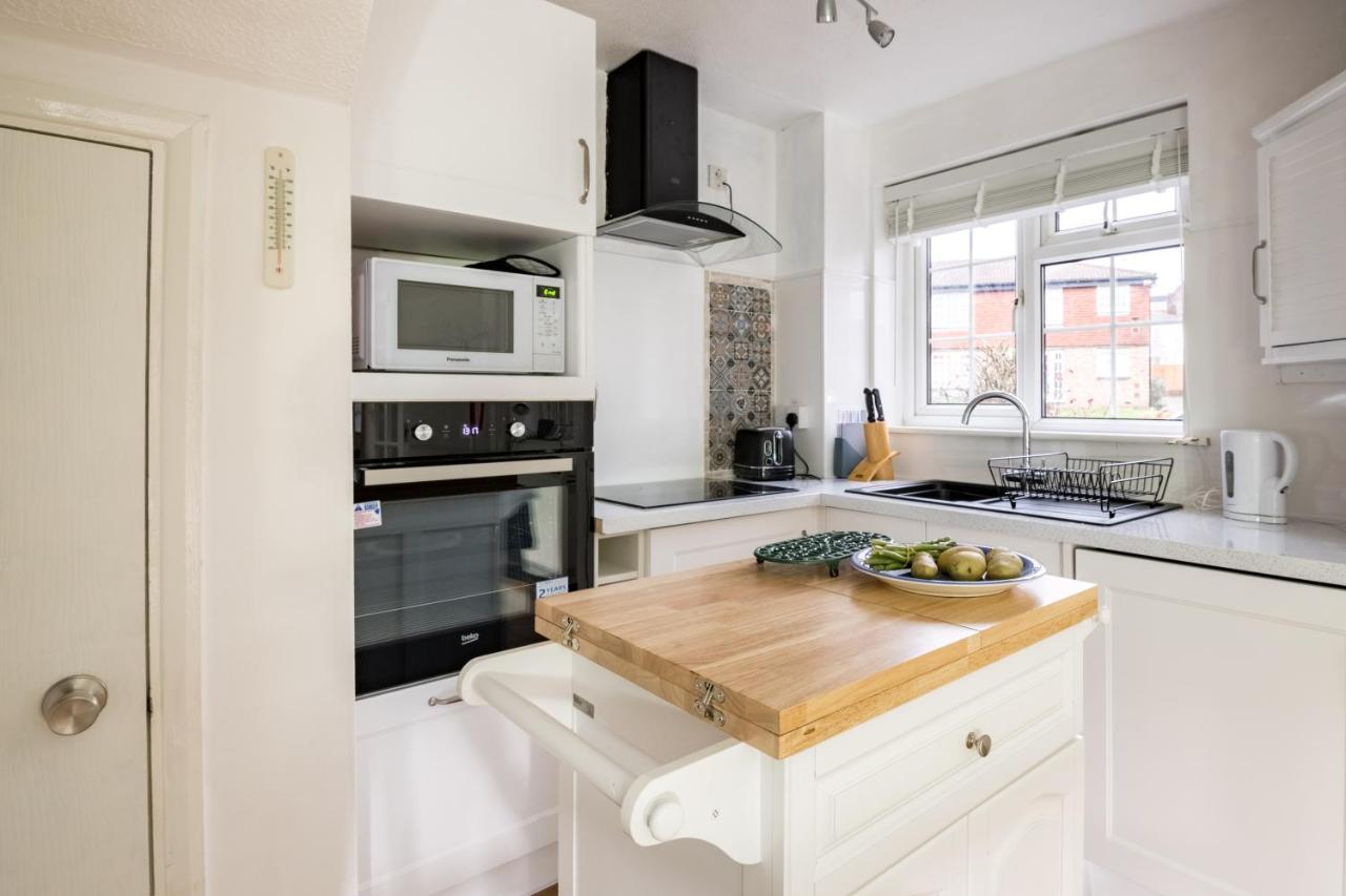 Апартаменты Exclusive In Acton By Underthedoormat *